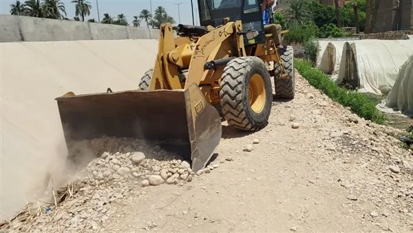 صور: حملة شاملة لإزالة الأتربة والنفايات الصلبة في الأقصر صور: حملة شاملة لإزالة الأتربة والنفايات الصلبة في الأقصر