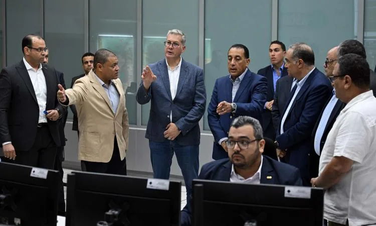 صور: رئيس الوزراء يراقب استعداد الشبكة الوطنية للغاز الطبيعي وضمان التوريد صور: رئيس الوزراء يراقب استعداد الشبكة الوطنية للغاز الطبيعي وضمان التوريد