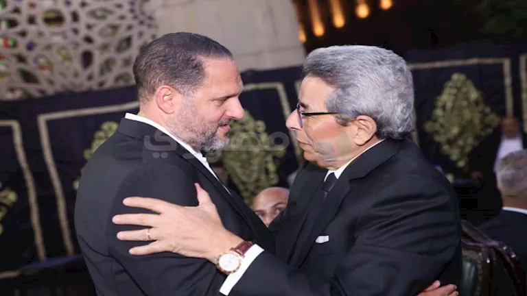 صور: زينة وعماد زيادة ومحمود سعد في مراسم تشييع والد تامر عبد المنعم صور: زينة وعماد زيادة ومحمود سعد في مراسم تشييع والد تامر عبد المنعم