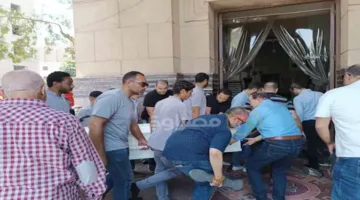 صور: مدحت العدل يتصدر حضور جنازة نجل صلاح الشرنوبي