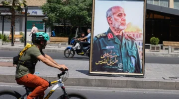 ضابط عسكري إسرائيلي: وفاة عشرة علماء إيرانيين بارزين في البرنامج النووي