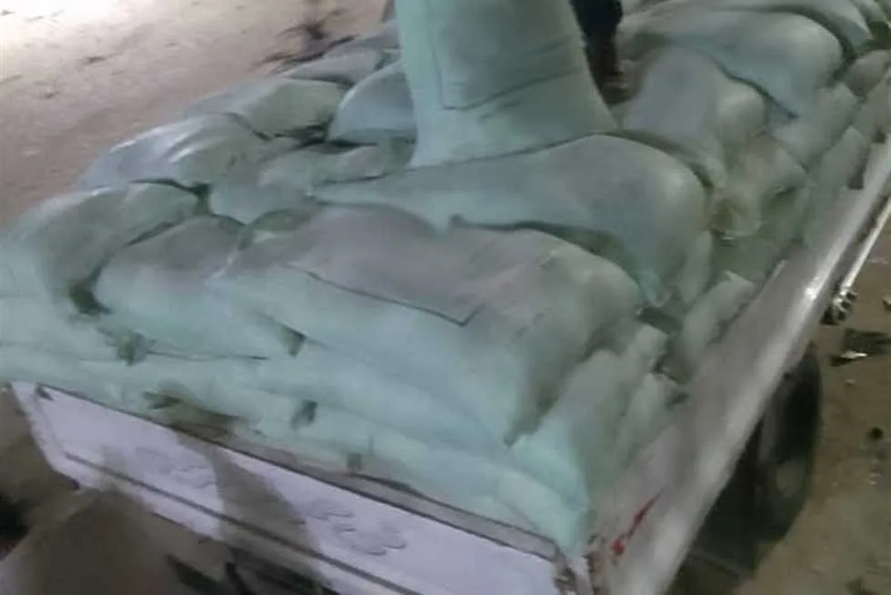 ضبط 15 طنًا من الدقيق المدعوم في حملات تفتيشية بالمحافظات خلال 24 ساعة ضبط 15 طنًا من الدقيق المدعوم في حملات تفتيشية بالمحافظات خلال 24 ساعة