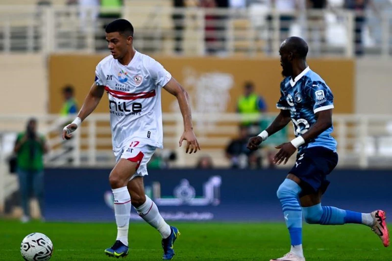 “ضرورة بناء الثقة مع الجماهير”.. جلسة الرمادي مع لاعبي الزمالك قبل مباراة بيراميدز “ضرورة بناء الثقة مع الجماهير”.. جلسة الرمادي مع لاعبي الزمالك قبل مباراة بيراميدز