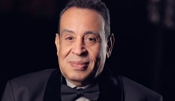 صلاح الشرنوبي يتقبل التعازي في ابنه الراحل.. وحضور فني كبير في مسجد الشرطة