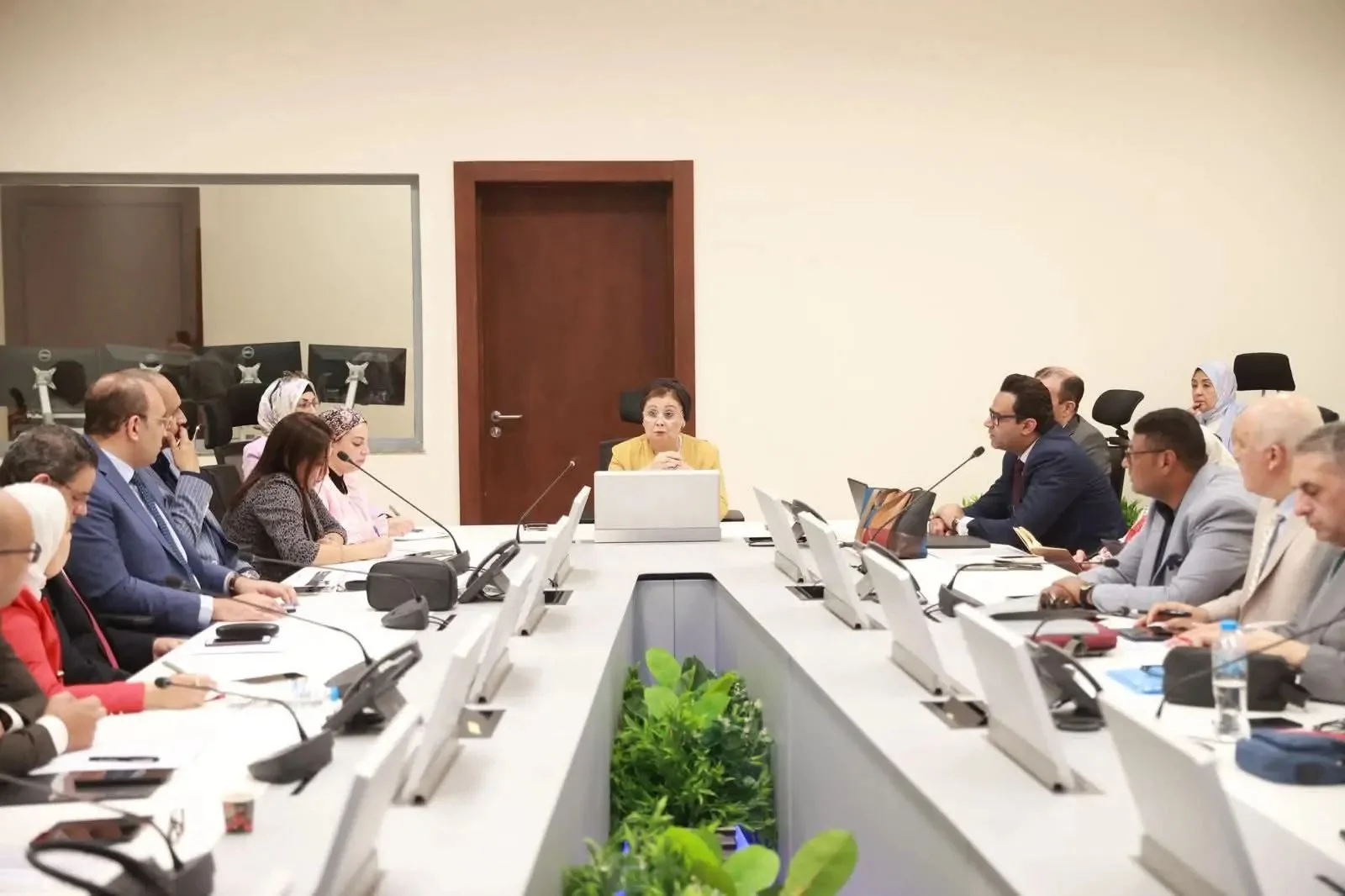 ضمن مبادرة “تنمية الإنسان”.. نائب وزير الصحة تعقد اجتماعًا موسعًا لبحث استراتيجيات تنفيذ الخطة العاجلة للسكان والتنمية. ضمن مبادرة “تنمية الإنسان”.. نائب وزير الصحة تعقد اجتماعًا موسعًا لبحث استراتيجيات تنفيذ الخطة العاجلة للسكان والتنمية.