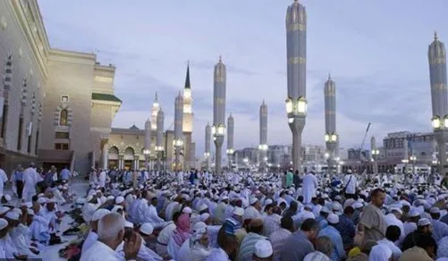 ضيوف برنامج خادم الحرمين الشريفين يعبرون عن شكرهم للقيادة على استقبالهم لأداء مناسك الحج