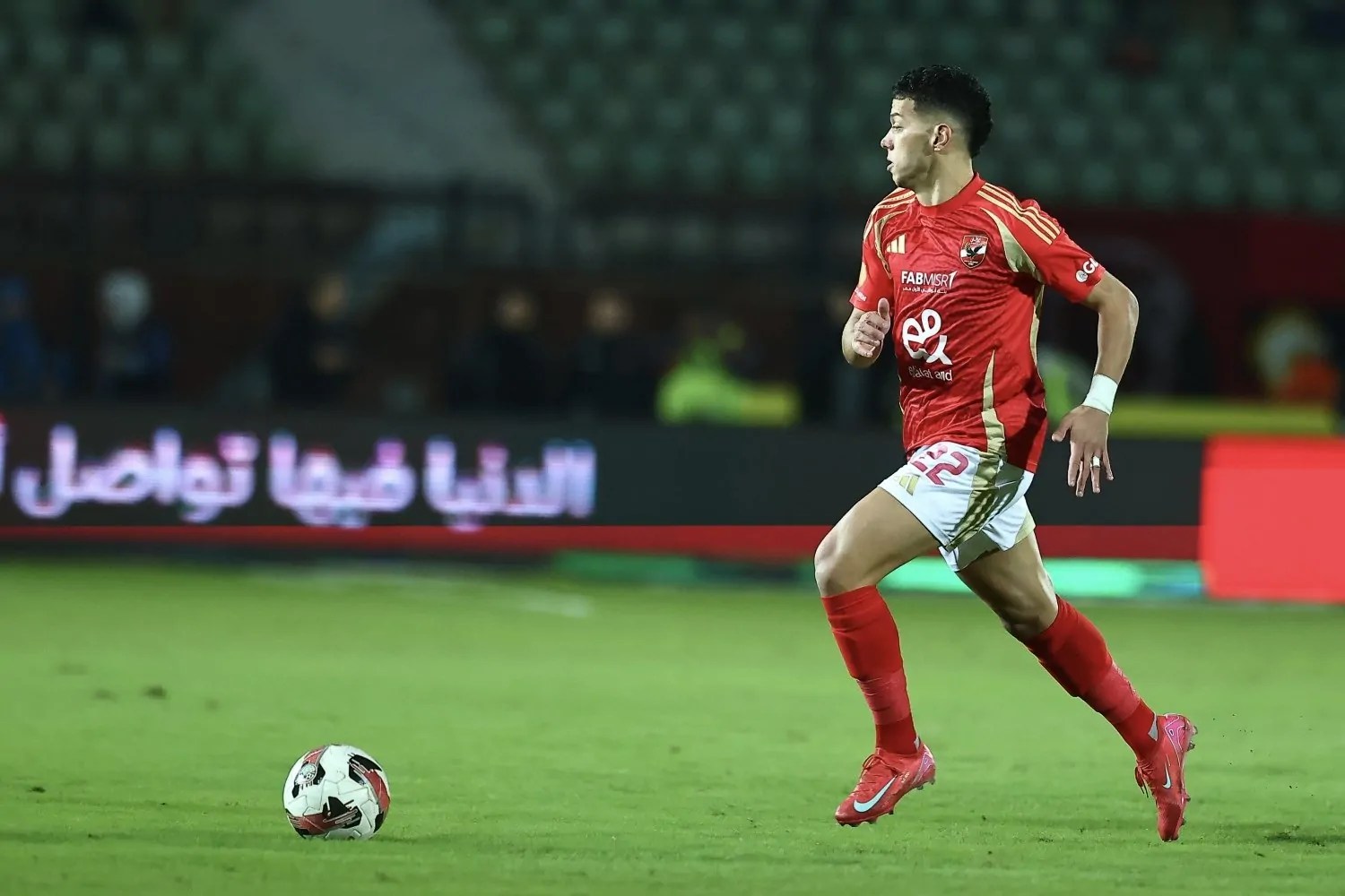 طاهر أبو زيد: إمام عاشور هو الأبرز في الأهلي، بينما بن شرقي الأقل تأثيراً حتى الآن. طاهر أبو زيد: إمام عاشور هو الأبرز في الأهلي، بينما بن شرقي الأقل تأثيراً حتى الآن.