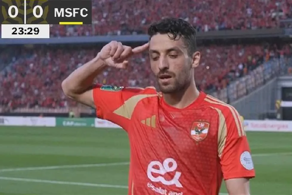 طاهر محمد طاهر: هذا هو السبب وراء فوزنا بلقب الدوري.. وإنجاز تاريخي ينتظرنا في كأس العالم للأندية طاهر محمد طاهر: هذا هو السبب وراء فوزنا بلقب الدوري.. وإنجاز تاريخي ينتظرنا في كأس العالم للأندية