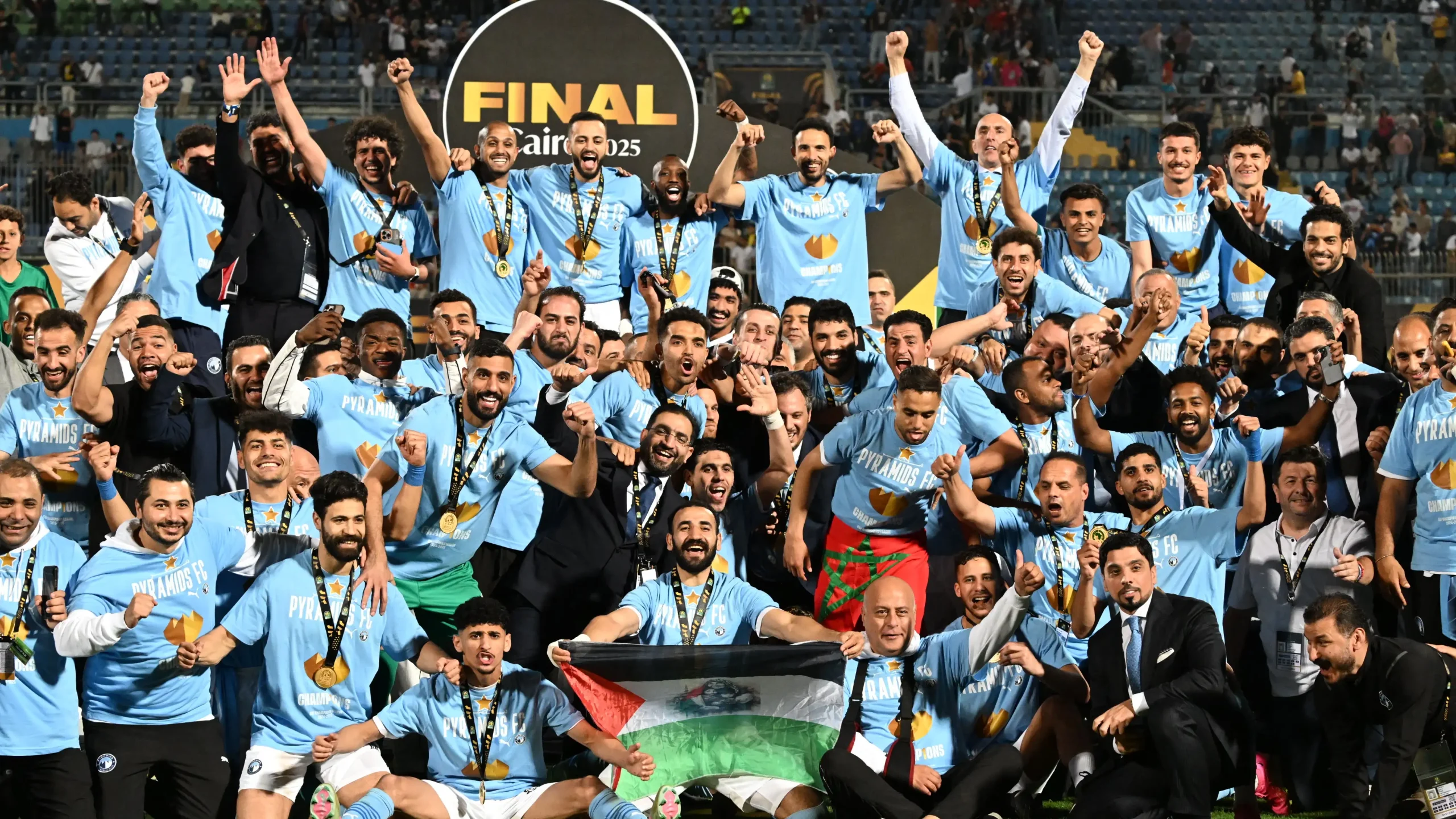 طبيب فريق بيراميدز يحذر من مخاطر موعد نهائي الكأس ضد الزمالك طبيب فريق بيراميدز يحذر من مخاطر موعد نهائي الكأس ضد الزمالك