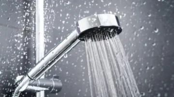 طبيب يكشف عن خطأ في الاستحمام يمكن أن تكون له عواقب خطيرة على الحياة