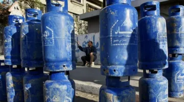 وكيل تموين الإسكندرية يكشف عن مخالفات أثناء زيارته لمحطات تعبئة أسطوانات الغاز في المكس