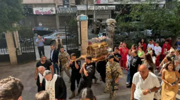 طرابلس تحتفي بوصول رفات القديسة تريزيا الطفل يسوع (صور)