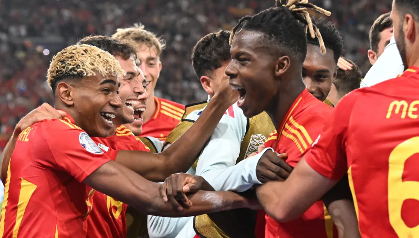طفل يسبب موقفًا محرجًا لامين يامال في البرازيل (فيديو) طفل يسبب موقفًا محرجًا لامين يامال في البرازيل (فيديو)
