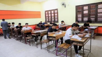 طلاب الثانوية العامة في جميع المحافظات يختبرون في مادتي الفيزياء والتاريخ.