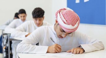 طلاب الصف 12: اختبار اللغة العربية يبدو سهلاً