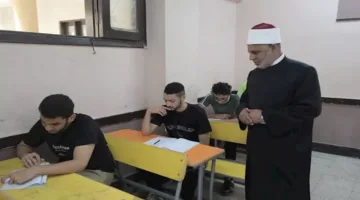 طلاب الفرع العلمي في الثانوية الأزهرية يعبرون عن معاناتهم مع امتحان الفيزياء الصعب