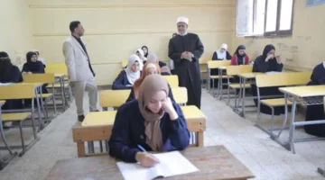 طلاب القسم الأدبي بالثانوية الأزهرية يؤدون امتحان اللغة الفرنسية ومادة الإنشاء