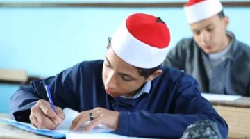 طلاب القسم الأدبي في الثانوية الأزهرية بجنوب سيناء يجتازون امتحان التاريخ اليوم.