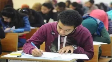 طلاب المرحلة الإعدادية يجرون امتحانات اللغة الإنجليزية والتربية الفنية في الإسماعيلية