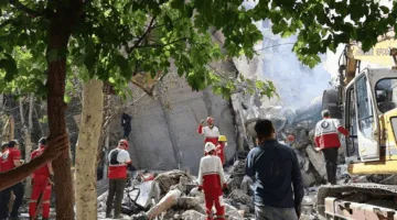 طهران تعيش لحظات من التوتر جراء انفجارين، والدفاعات الجوية تتدخل.