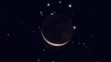ظاهرة سماوية نادرة: القمر يحجب نجوم الثريا صباح الإثنين