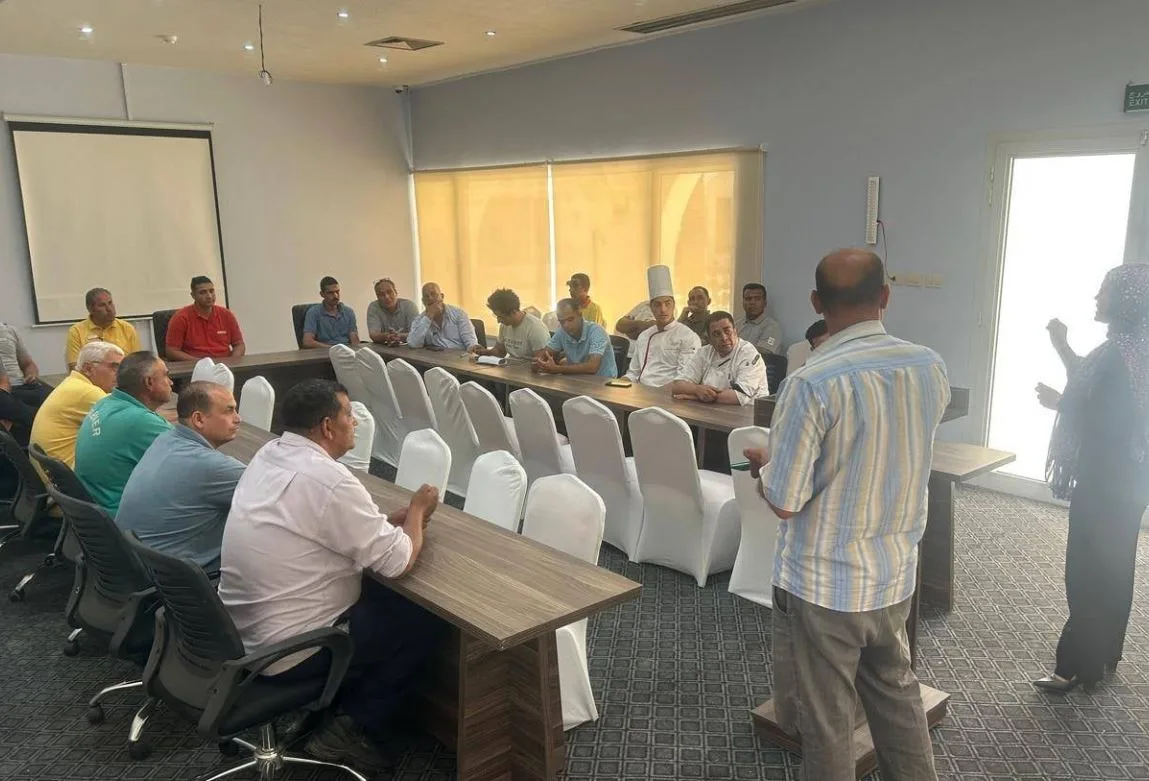 مديرية العمل بجنوب سيناء تنظم ورش عمل توعوية للموظفين في قطاع السياحة مديرية العمل بجنوب سيناء تنظم ورش عمل توعوية للموظفين في قطاع السياحة