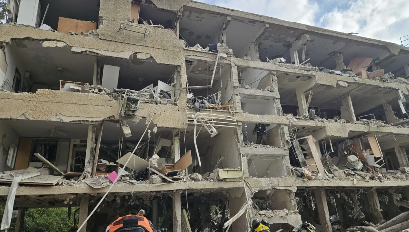 عاجل – اعتداء إيراني على إسرائيل… تسجيل إصابات وأضرار واسعة (فيديو وصور) عاجل – اعتداء إيراني على إسرائيل… تسجيل إصابات وأضرار واسعة (فيديو وصور)