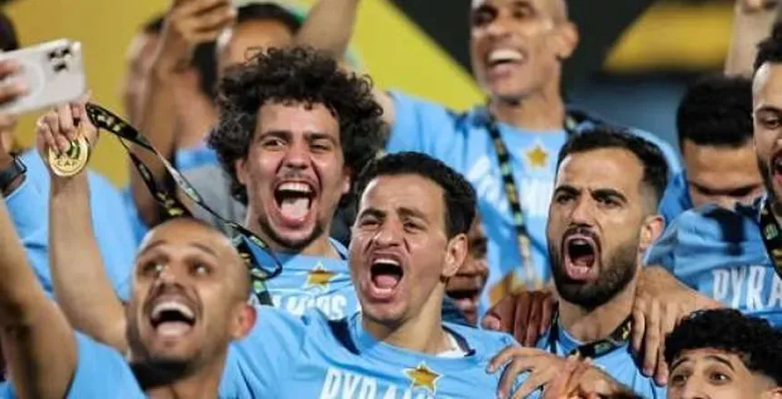 عاجل: لاعب بيراميدز يوضح قراره بشأن الانتقال إلى الزمالك بعد الفوز بدوري أبطال إفريقيا عاجل: لاعب بيراميدز يوضح قراره بشأن الانتقال إلى الزمالك بعد الفوز بدوري أبطال إفريقيا