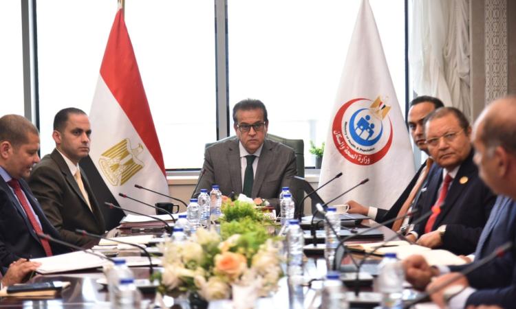 عبد الغفار يراقب تقدم تنفيذ نظام ميكنة التأمين الصحي الشامل