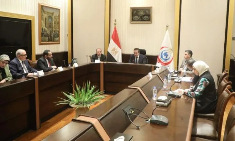 “عبدالغفار” يبحث سبل ضمان فعالية واستدامة نظام توزيع الأدوية “عبدالغفار” يبحث سبل ضمان فعالية واستدامة نظام توزيع الأدوية
