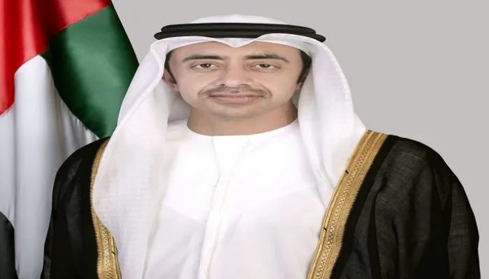 عبدالله بن زايد يتحدث هاتفياً مع مجموعة من وزراء الخارجية حول الأحداث الراهنة في المنطقة. عبدالله بن زايد يتحدث هاتفياً مع مجموعة من وزراء الخارجية حول الأحداث الراهنة في المنطقة.
