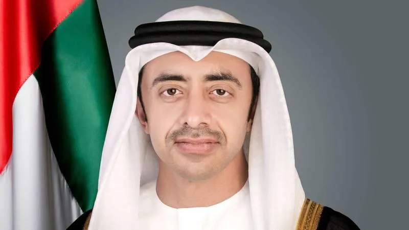 عبدالله بن زايد يناقش مع نظرائه من قطر وعمان وفرنسا وبريطانيا المستجدات الإقليمية