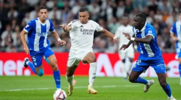 عبقار يرفض تمديد عقده مع ألافيس ويقترب من الانتقال إلى الدوري الإنجليزي