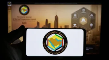 على الرغم من التوترات السياسية… البنك الدولي يتنبأ بنمو 3.2% في دول الخليج بحلول 2025.