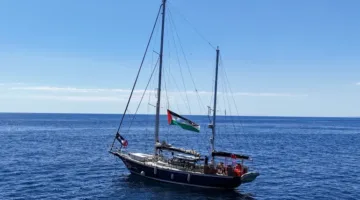 على الرغم من تهديدات إسرائيل.. سفينة أسطول الحرية: “نحن قريبون من غزة ولن نتنازل”