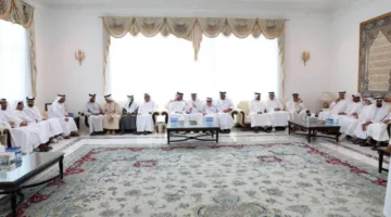 عمار بن حميد والشيوخ يقدمون التعازي بوفاة محمد إبراهيم عبيدالله