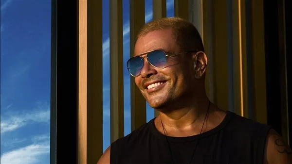 عمرو دياب يجهز لإصدار ألبومه الجديد “ابتدينا” في الأول من يوليو.