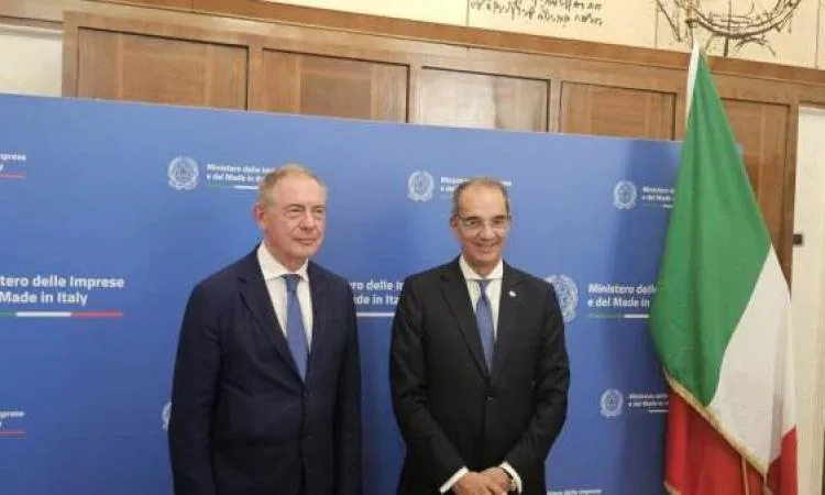 عمرو طلعت يتناقش مع وزير الأعمال الإيطالي حول التعاون في الذكاء الاصطناعي عمرو طلعت يتناقش مع وزير الأعمال الإيطالي حول التعاون في الذكاء الاصطناعي