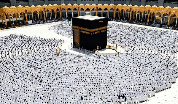 عملية جراحية طارئة تمكّن امرأة تركية من مواصلة أداء مناسك الحج عملية جراحية طارئة تمكّن امرأة تركية من مواصلة أداء مناسك الحج