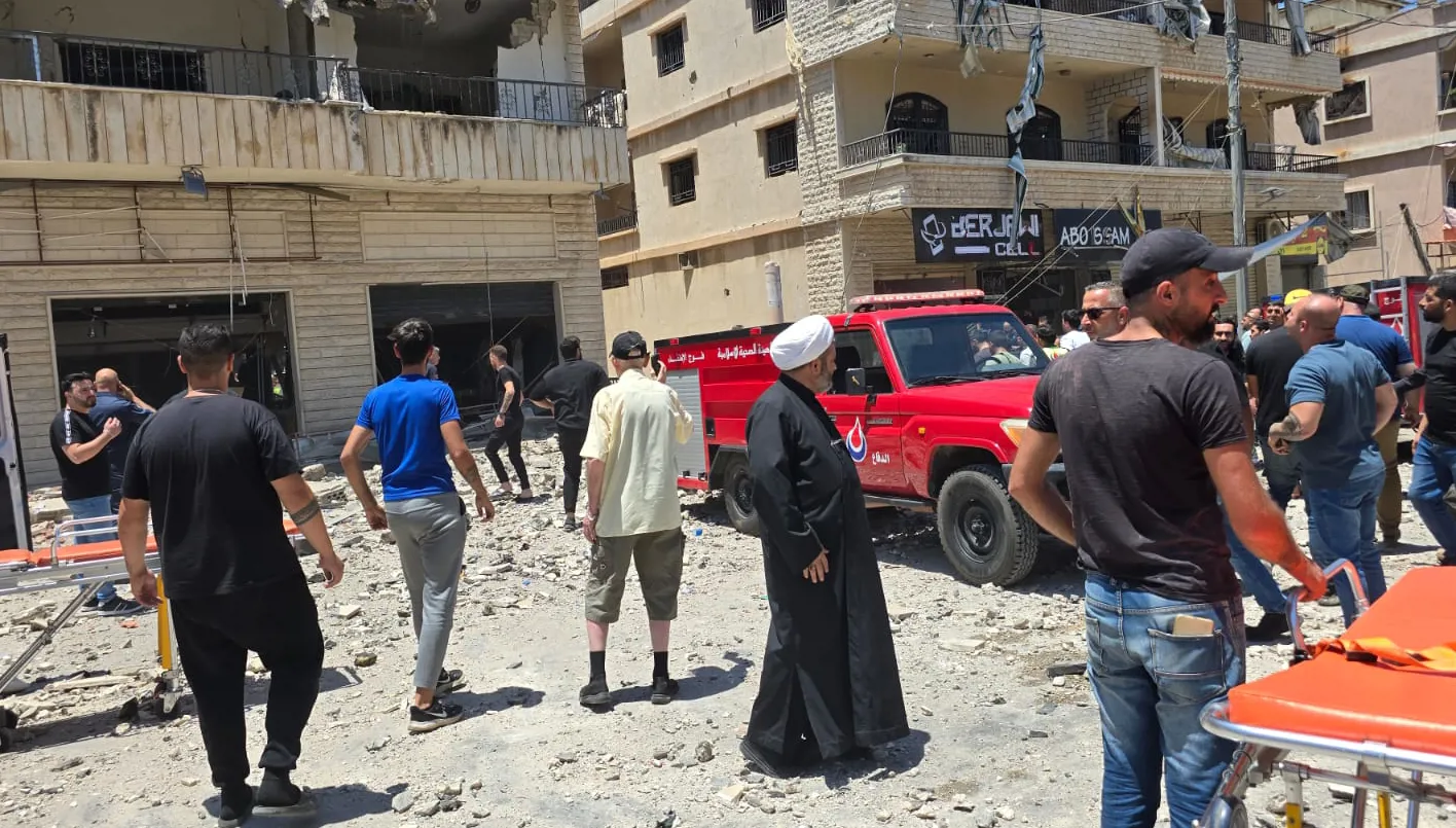 غارة شديدة تضرب النبطية… هل هي عملية اغتيال؟ (فيديو) غارة شديدة تضرب النبطية… هل هي عملية اغتيال؟ (فيديو)