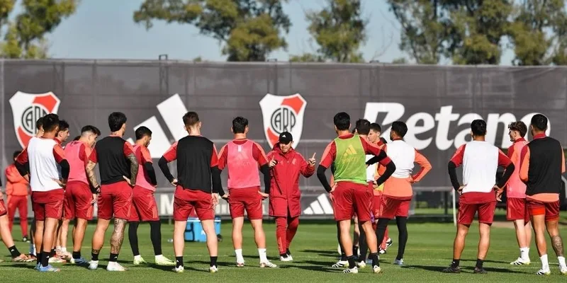 غدًا.. أوراوا من اليابان يلتقي بريفر بلايت من الأرجنتين في بطولة كأس العالم للأندية 2025 غدًا.. أوراوا من اليابان يلتقي بريفر بلايت من الأرجنتين في بطولة كأس العالم للأندية 2025