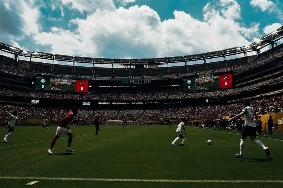 غرامة مالية وافتقاد 4 لاعبين.. متاعب كبيرة للنادي الأهلي خلال 5 أيام في كأس العالم غرامة مالية وافتقاد 4 لاعبين.. متاعب كبيرة للنادي الأهلي خلال 5 أيام في كأس العالم
