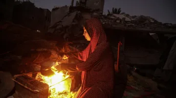غزة في ظلام دامس .. عندما تصبح الكهرباء وسيلة للإبادة الجماعية