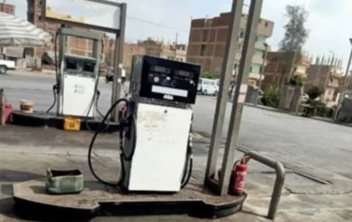 البحيرة: إغلاق محطتين وقود قامت بتجميع 96 ألف لتر من السولار والبنزين لبيعها في السوق السوداء بكفر الدوار