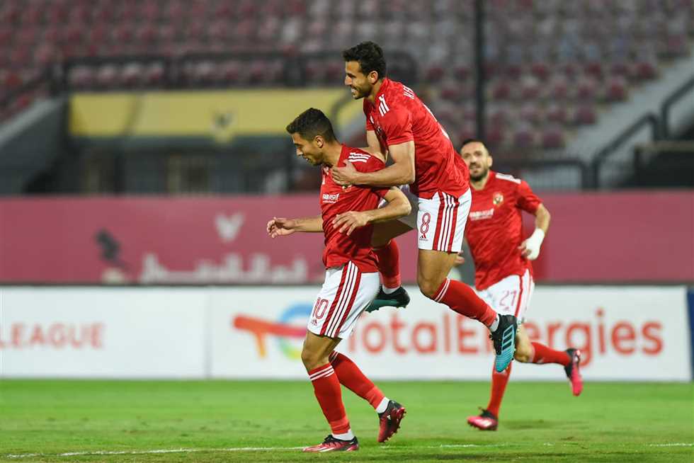«غيابهم أحدث خللًا».. طاهر أبوزيد يهاجم الأهلي بسبب التخلي عن هذا الثنائي. «غيابهم أحدث خللًا».. طاهر أبوزيد يهاجم الأهلي بسبب التخلي عن هذا الثنائي.