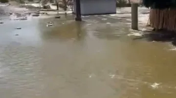 فرق طوارئ للتعامل مع تسرب مياه من مزرعة محطة معالجة الصرف الصحي في نجع الدير بسوهاج.