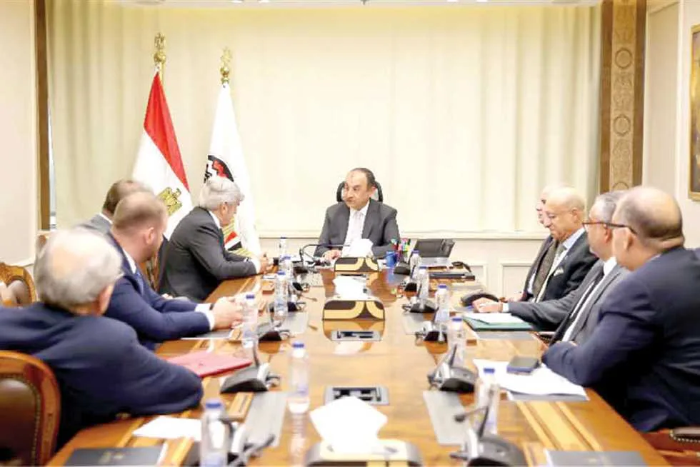 فرقة إيطالية تستعرض مستجدات «حمض النيتريك ونترات الأمونيوم» فرقة إيطالية تستعرض مستجدات «حمض النيتريك ونترات الأمونيوم»