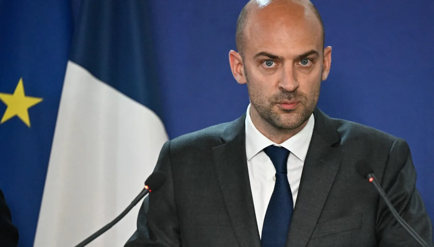 فرنسا تُخطط لإعادة مواطنيها من إيران وإسرائيل وتعين سفيراً جديداً في طهران فرنسا تُخطط لإعادة مواطنيها من إيران وإسرائيل وتعين سفيراً جديداً في طهران