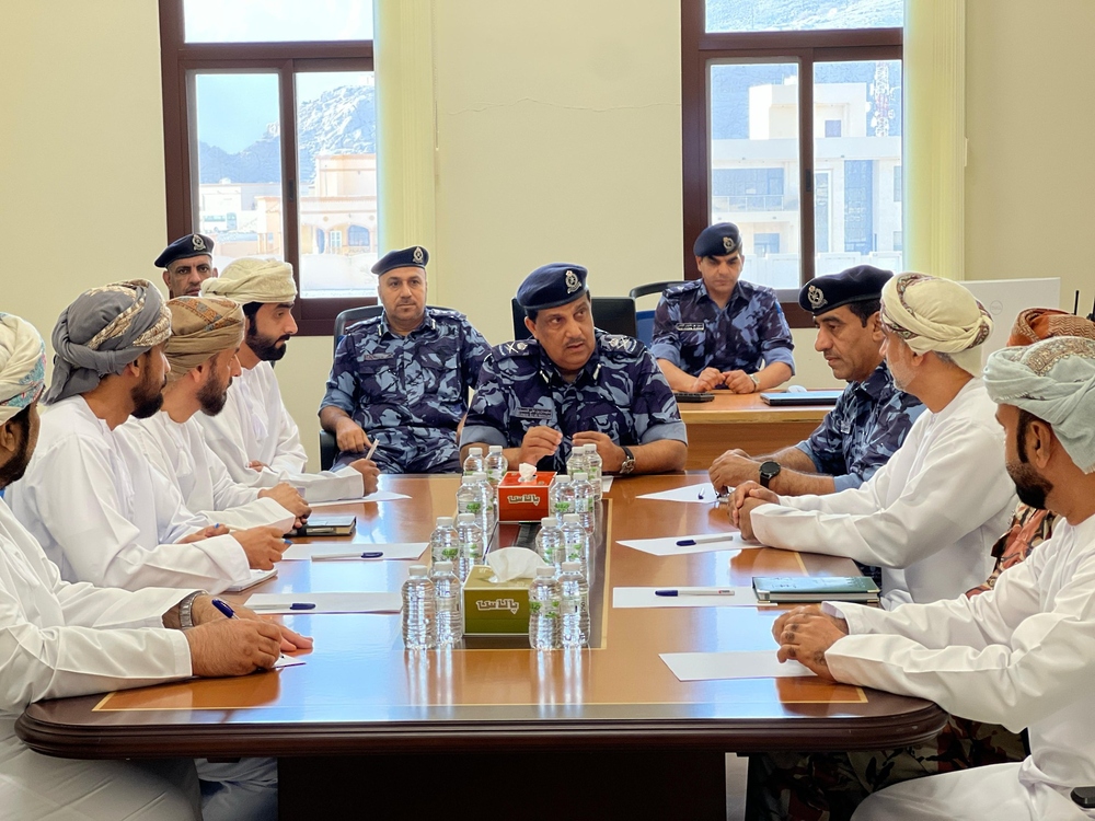 فريق إدارة حوادث المواد الخطرة يجتمع في مسندم لمناقشة الاستعداد للطوارئ والجاهزية. فريق إدارة حوادث المواد الخطرة يجتمع في مسندم لمناقشة الاستعداد للطوارئ والجاهزية.