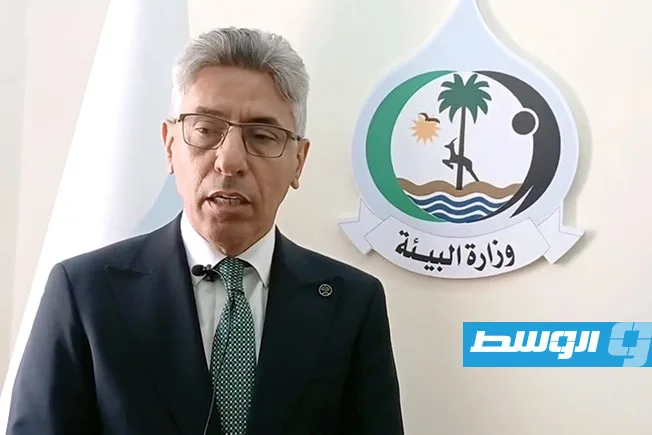 «فريق حكومة حماد يناقش مع شركتين من مصر والبحرين حلولاً لمشكلة مخلفات النفط»